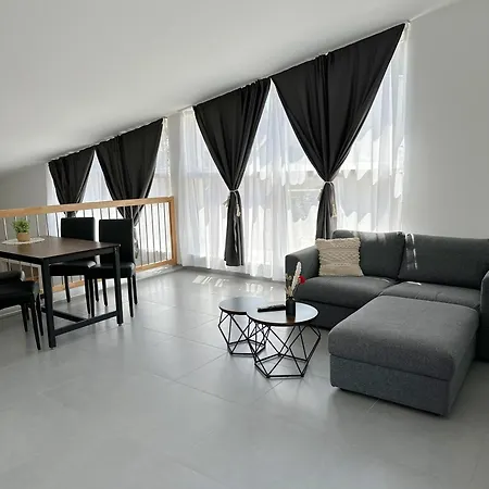 Grazora Living Apartahotel 3*