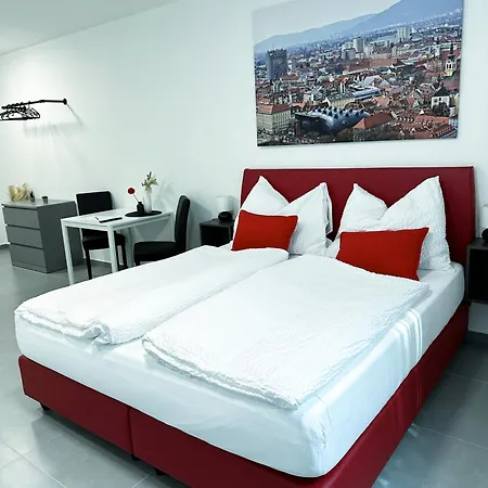 Grazora Living Apartahotel 3*