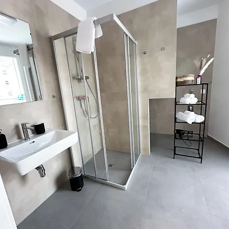 Grazora Living Apartmanhotel 3*
